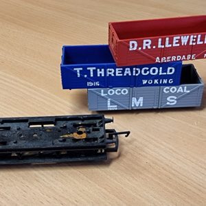 Grade III Hornby Wagon Chassis with 3x Plank Wagon Bodies OO Gauge - UNBOXED