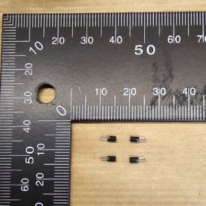 Railcar OO Light Pipe with Shade 2 PAIRS